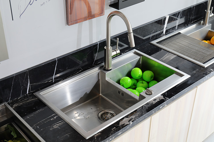 360 Rotating Pull Out Spray Kitchen Faucet